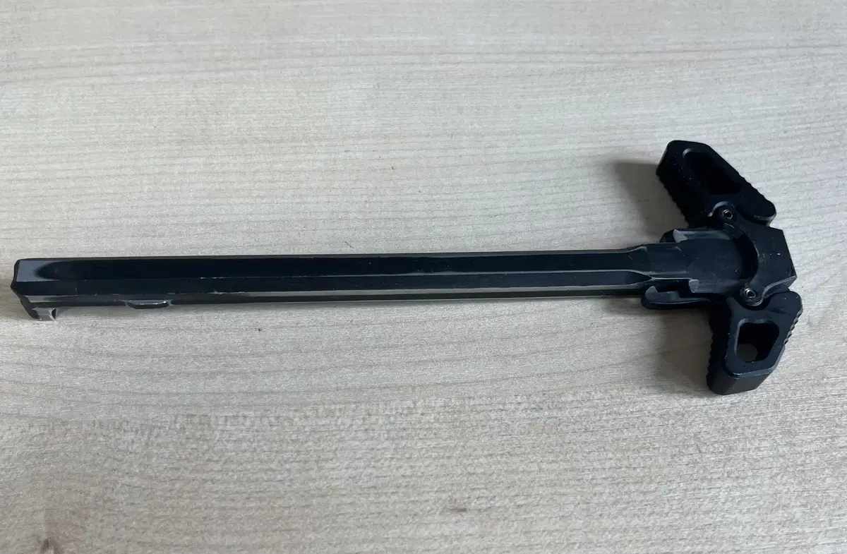 ghk m4용 bilateral charging handle 판매합니다.